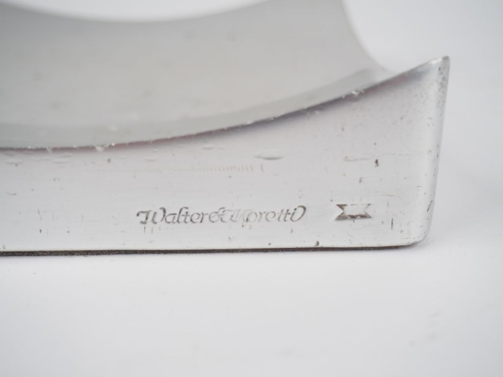 WALTER et MORETTI.   Vide poche en métal chromé. Dim. 16 x 16 cm (peti