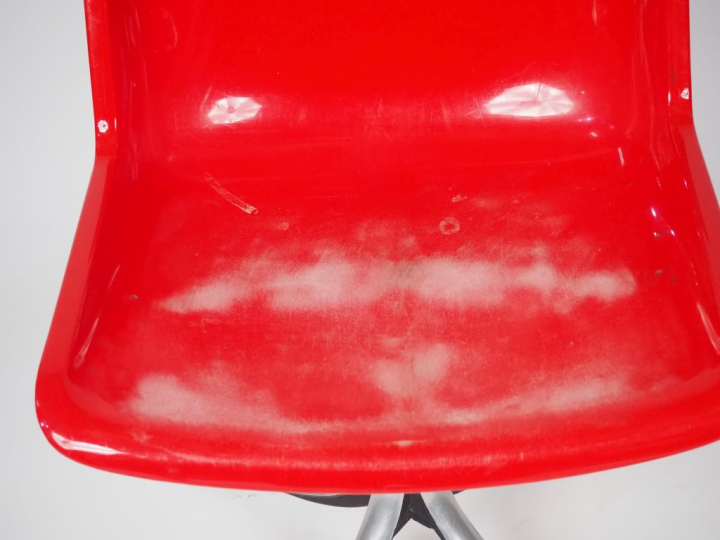 	Osvaldo BORSANI pour Tecno. Chaise de bureau Modus, siège en plastiqu