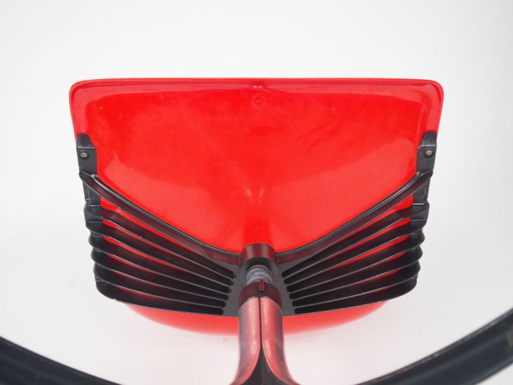 	Osvaldo BORSANI pour Tecno. Chaise de bureau Modus, siège en plastiqu