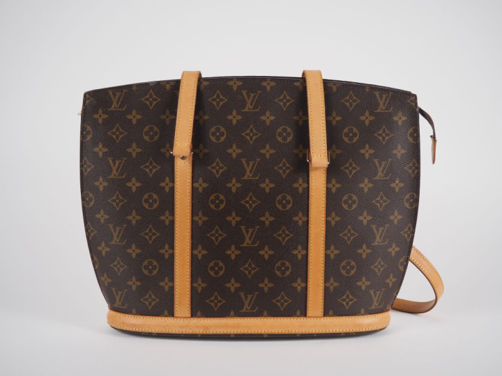 Louis VUITTON, Babylone Sac cabas porté épaule en toile monogrammée et