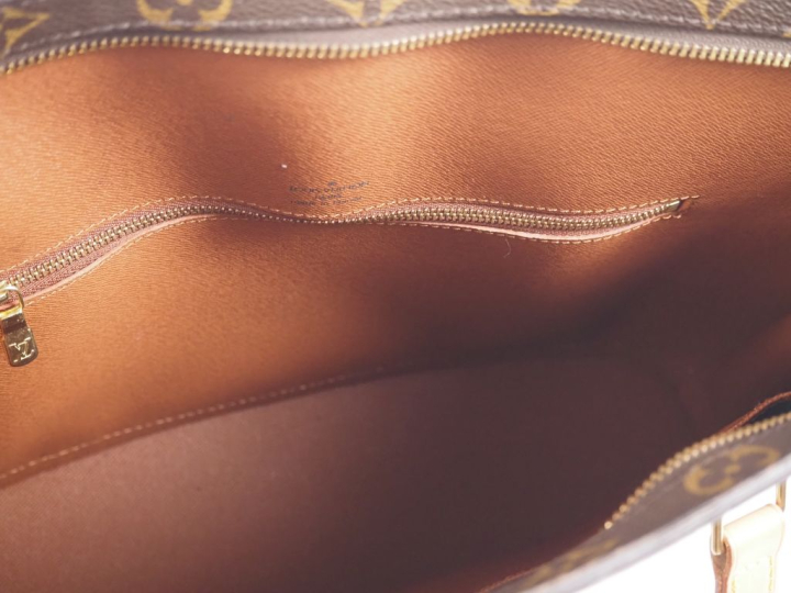 Louis VUITTON, Babylone Sac cabas porté épaule en toile monogrammée et