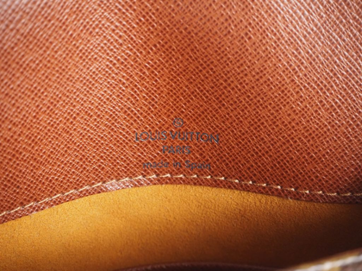 Louis VUITTON, Musette Salsa Sac besace à rebat en toile monogrammée e