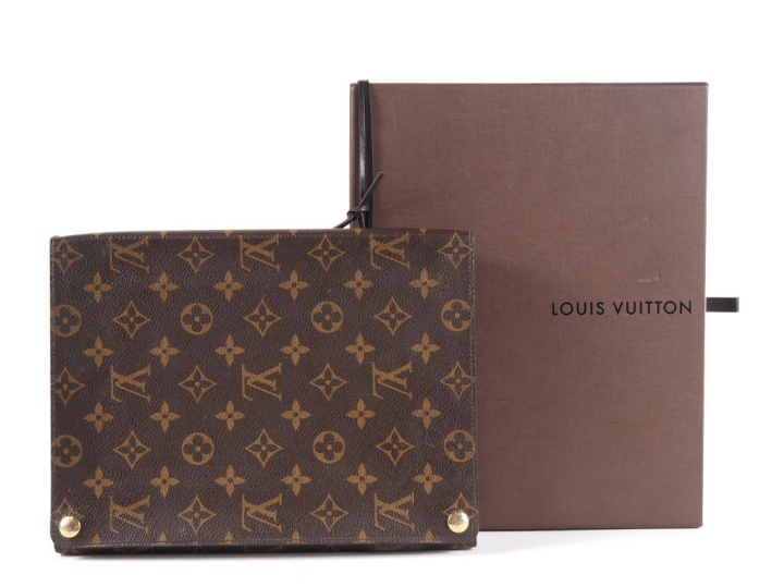 	Louis VUITTON, Paris Pochette pour Ipad en toile enduite monogrammée.