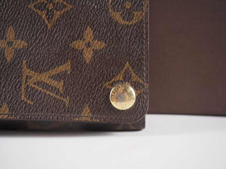 	Louis VUITTON, Paris Pochette pour Ipad en toile enduite monogrammée.