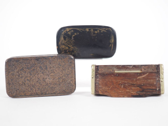 Vente aux enchères Tabatière en argent 925 à décor de rinceaux feuillagés. Poinçon Minerv