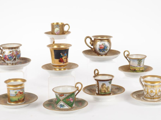 Vente aux enchères Collection de 17 tasses et sous tasses XIXème et XXème en porcelaine. 