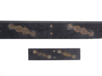 Vente aux enchères Deux instruments de mesure Napoléon III en bois noirci et laiton. L. 3