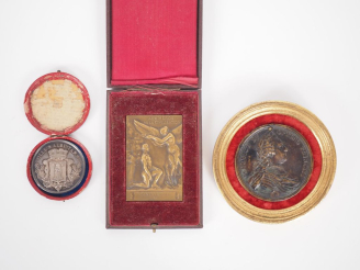 Vente aux enchères Médaille en argent 925 de la ville d'Albi. Poinçonnée. Poids. 59,7 g. 