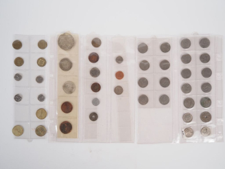 Vente aux enchères Collection de 62 différentes pièces de monnaie française et étrangère.