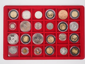 Vente aux enchères Ensemble de 36 pièces de collection.