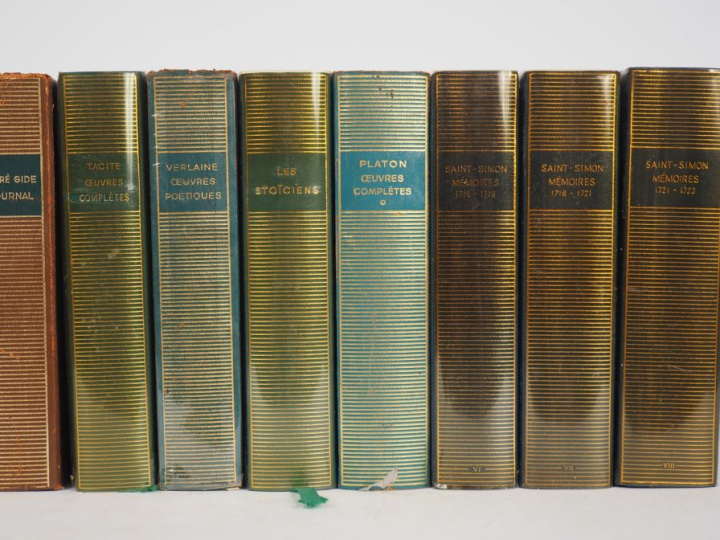 La Pléïade. Lot de 7 volumes : - SAINT SIMON. Mémoires. 3 vol. - PLATO