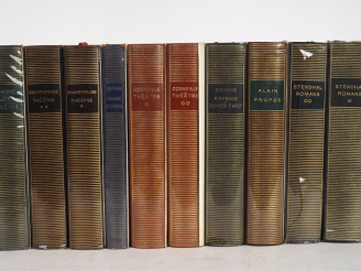 Vente aux enchères La Pléïade. Lot de 10 volumes : - STENDHAL. Romans. 2 vol. - ALAIN. Pr