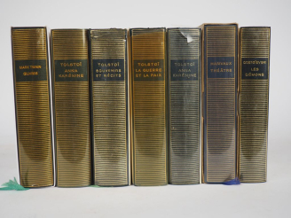Vente aux enchères La Pléïade. Lot de 7 volumes : - Mark TWAIN. Œuvres. 1 vol. - TOLSTOÏ.