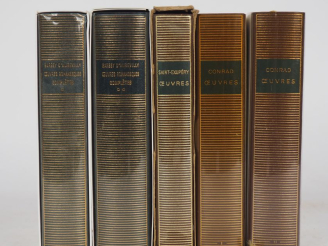 Vente aux enchères La Pléïade. Lot de 5 volumes : - BARBEY D'AUREVILLY. Œuvres romanesque
