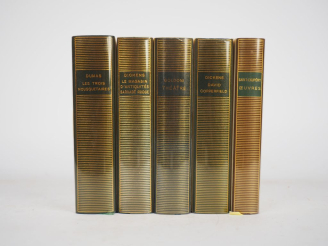 Vente aux enchères La Pléïade. Lot de 5 volumes : - DUMAS. Les trois mousquetaires. 1 vol