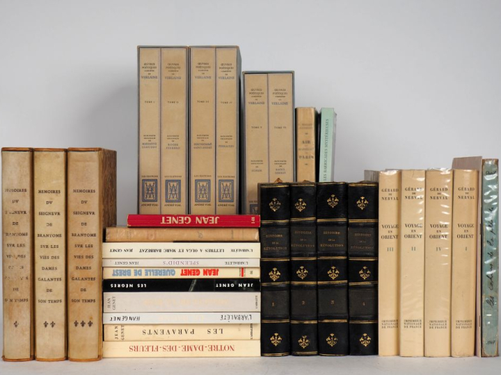 Lot de livres comprenant 30 volumes: - G. de NERVAL. Voyage en Orient.