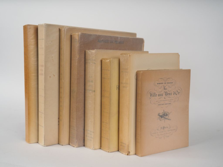Lot de livres comprenant 8 volumes : - Honoré de BALZAC. La fille aux 
