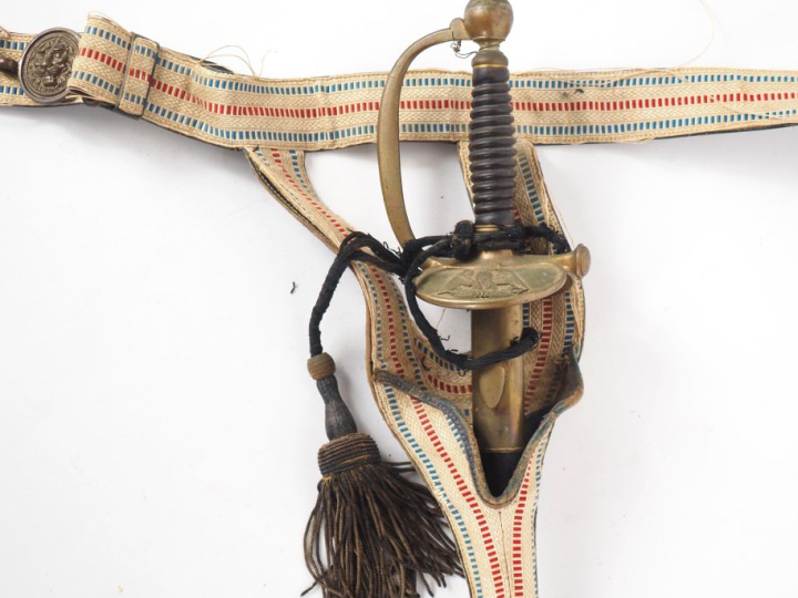 Épée d’officier Second Empire.  Fusée en corne, clavier à l’Aigle. Con