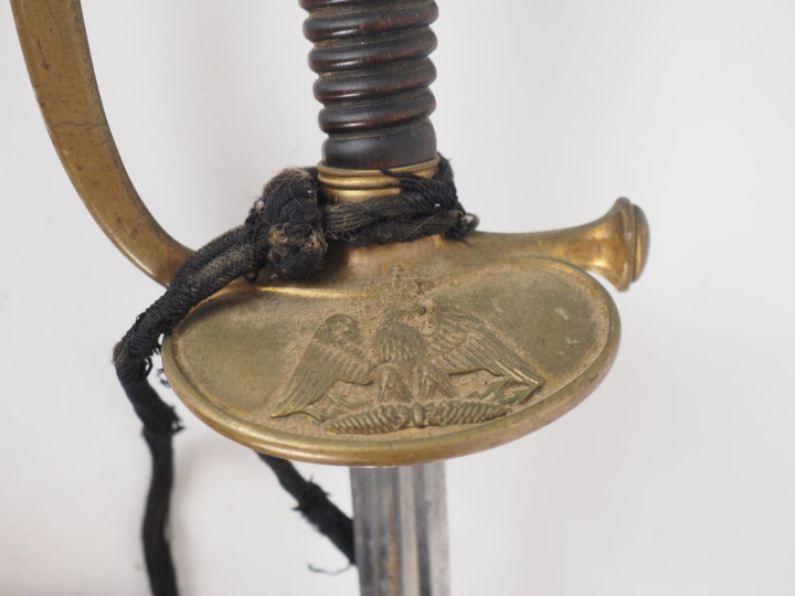 Épée d’officier Second Empire.  Fusée en corne, clavier à l’Aigle. Con
