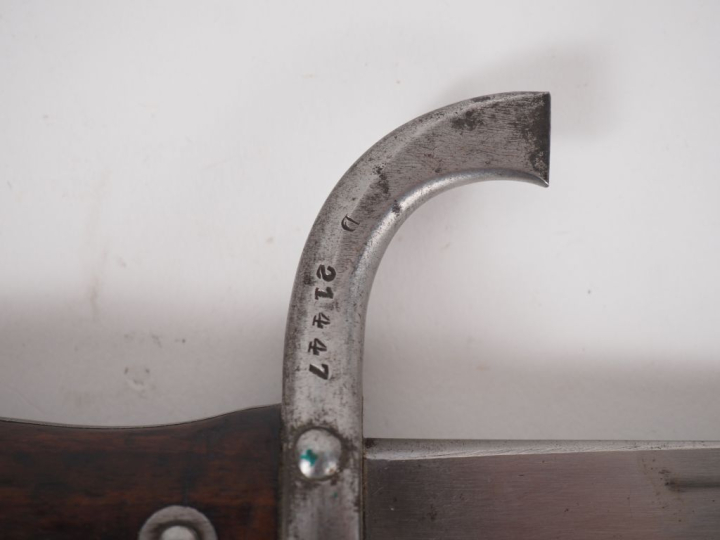 Baïonnette modèle 1874 transformée en poignée de tranchée.  Poignée à 
