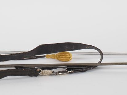 Sabre d’officier d’infanterie modèle 1882.  Poignée en corne à double 