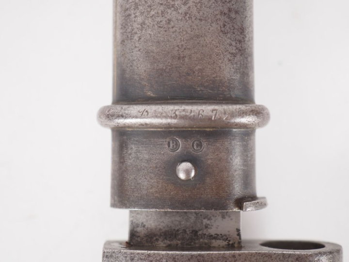 Baïonnette modèle 1892 transformée en poignée de tranchée.  Poignée à 