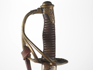 Vente aux enchères Sabre d’officier d’artillerie modèle 1822-99.  Poignée en corne avec f