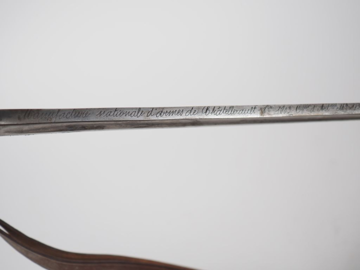 Sabre d’officier d’artillerie modèle 1822-99.  Poignée en corne avec f