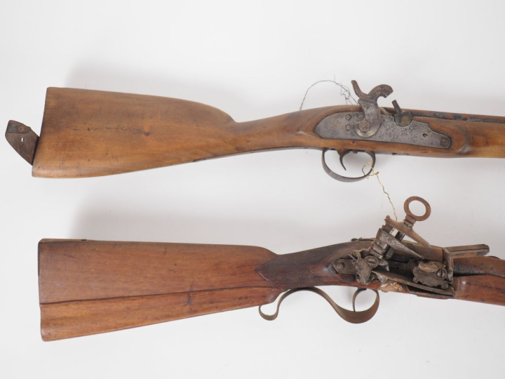 Deux fusil de chasse ,  -un espagnol, à silex. Platine à la Miquelet g