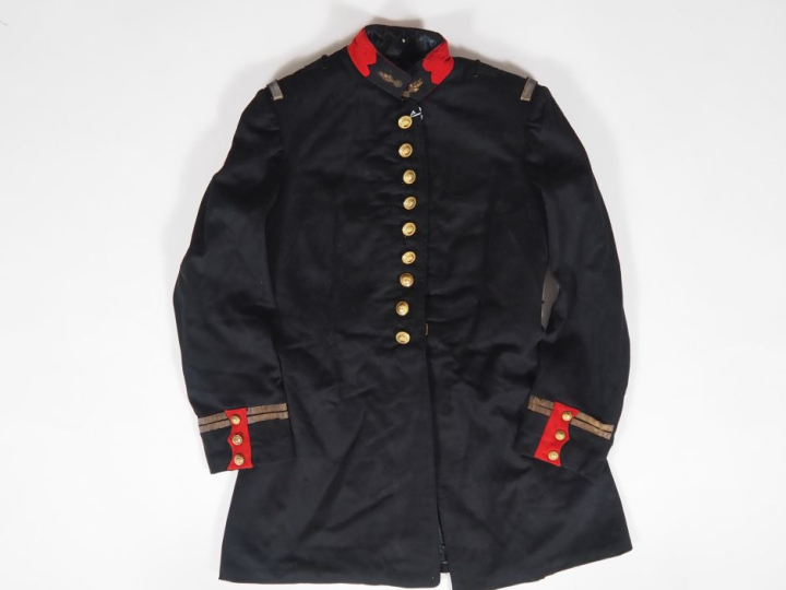 -Tunique de lieutenant d’infanterie modèle 31.  -Tunique d’infanterie 