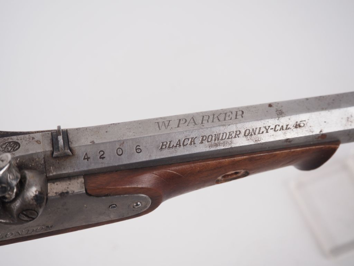 Pistolet à percussion pour le tir, calibre 45. Canons à pans marqué "W