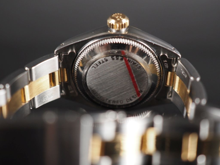ROLEX, Oyster Perpetual Date Ref. 6917/3 N°5140266 Montre bracelet de 