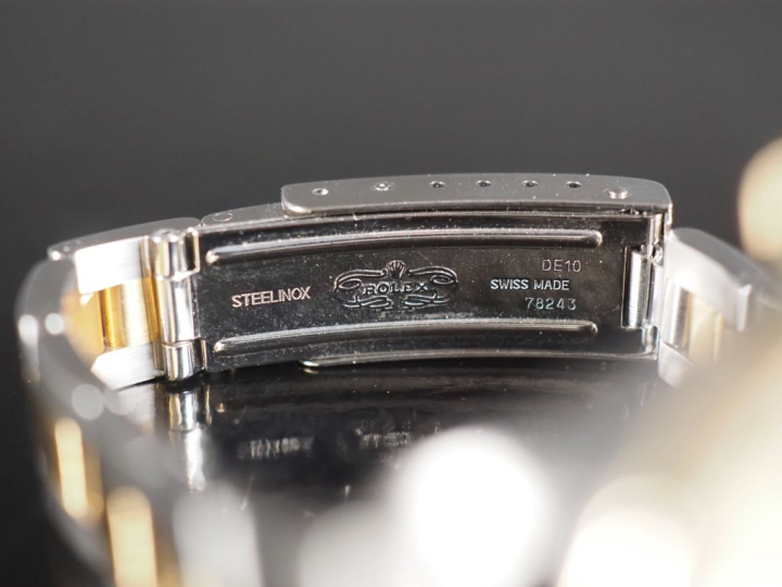 ROLEX, Oyster Perpetual Date Ref. 6917/3 N°5140266 Montre bracelet de 