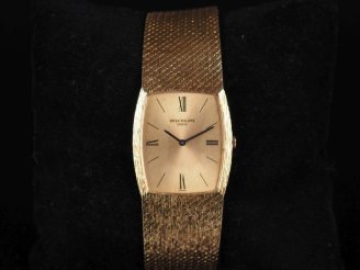 Vente aux enchères PATEK PHILIPPE Ref. 3528/3 Montre bracelet, boitier et bracelet en or 