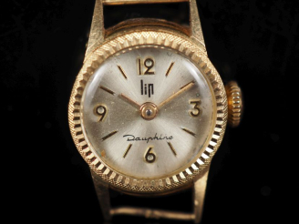 Vente aux enchères LIP, Dauphine N°79917 Boitier de montre de dame en or jaune 750.  Cadr