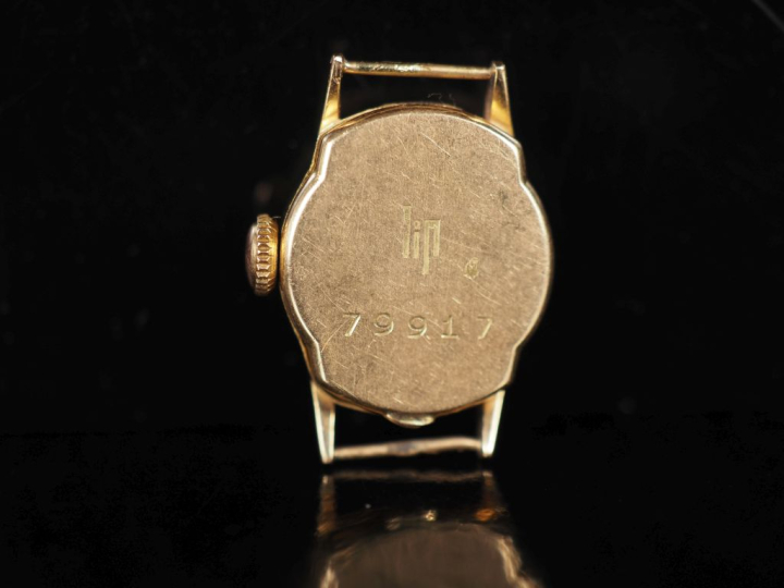LIP, Dauphine N°79917 Boitier de montre de dame en or jaune 750.  Cadr