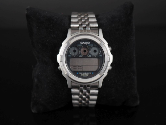 Vente aux enchères CASIO, Tri Graph 100 m Montre bracelet en acier.  N°517226 Cadran rond