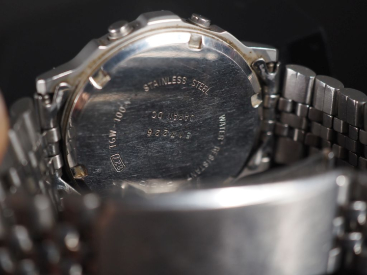 CASIO, Tri Graph 100 m Montre bracelet en acier.  N°517226 Cadran rond