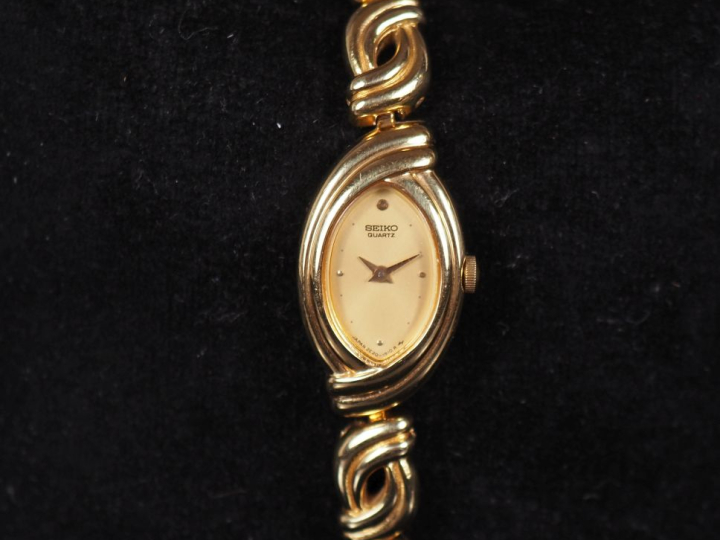 SEIKO, Rivoli Ref. 379 N° 2E20 6510 Montre bracelet de dame en métal d