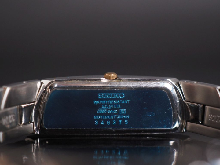 SEIKO, Rivoli Ref. 379 N° 346 375 Montre bracelet en métal argenté et 