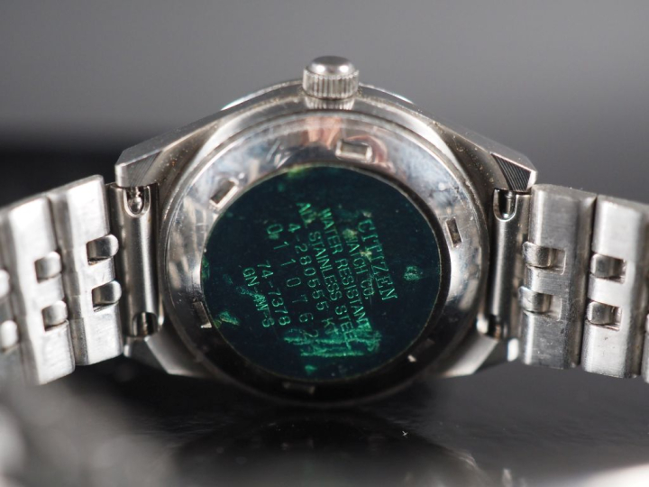 CITIZEN, Automatic Montre bracelet de dame en acier.  Cadran à index b