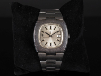 Vente aux enchères LIP, Electronic Numéro. 568 279 Montre bracelet en acier. Cadran à chi