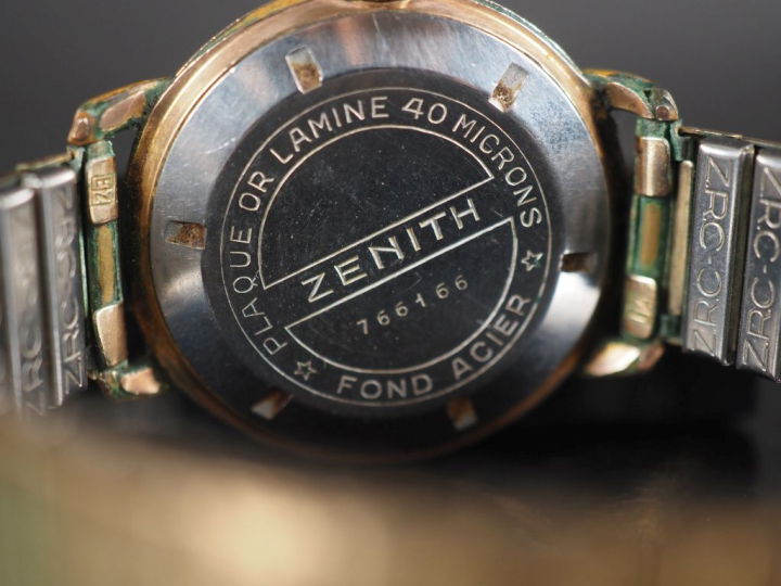 ZENITH Ref. 766166 Montre bracelet, boitier en plaqué or.  Cadran rond
