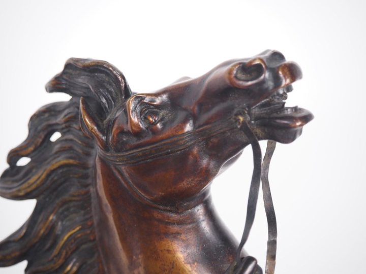 COUSTOU (d'après).  "les chevaux de Marly" Paire de sculptures en bron