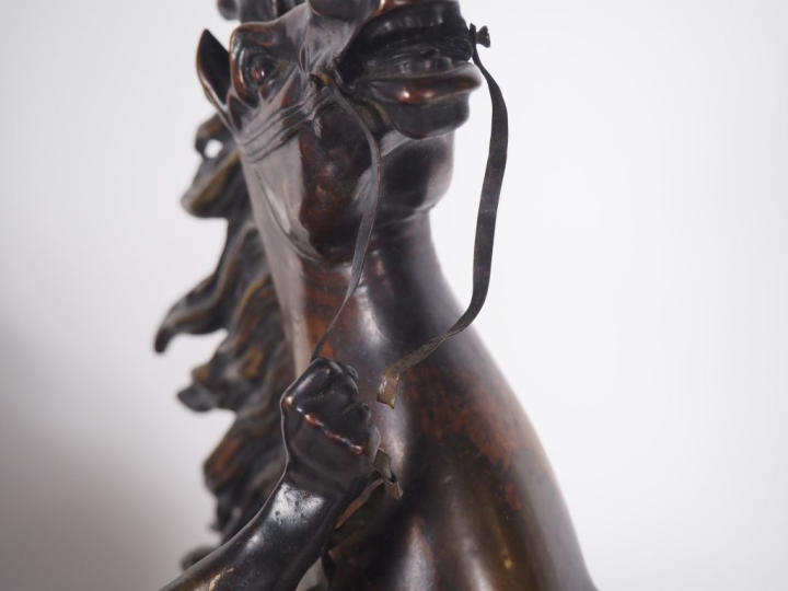 COUSTOU (d'après).  "les chevaux de Marly" Paire de sculptures en bron