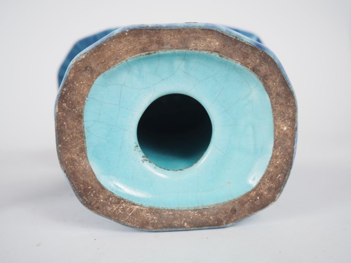 Garniture de cheminée Art déco en céramique bleue flammée comprenant :