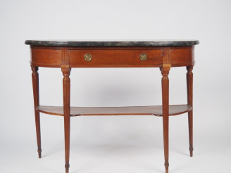 Vente aux enchères Console demi lune Louis XVI en bois naturel, ouvrant à un tiroir en ce