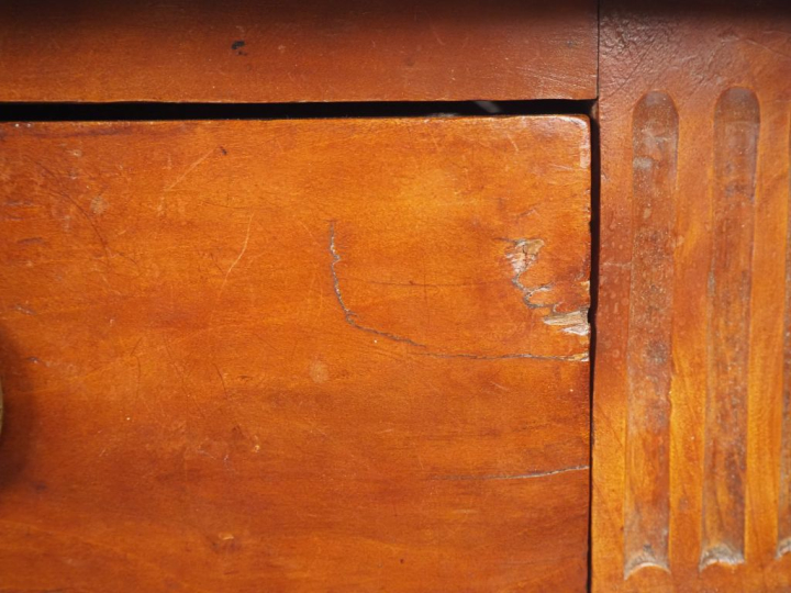 Console demi lune Louis XVI en bois naturel, ouvrant à un tiroir en ce