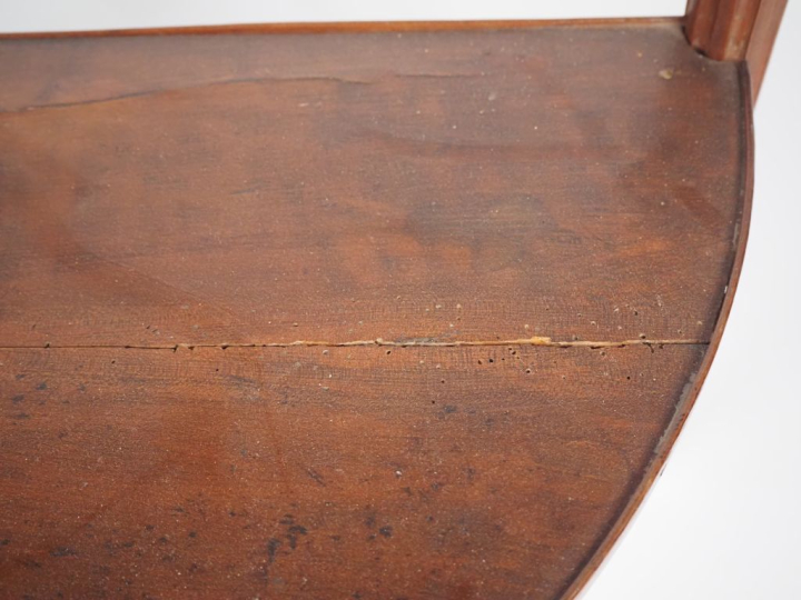 Console demi lune Louis XVI en bois naturel, ouvrant à un tiroir en ce