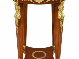 Vente aux enchères Guéridon de style Empire, en acajou et placage d'acajou, riche ornemen